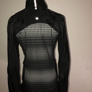 Lululemon mesh windbreaker